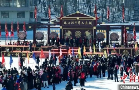 黑龍江牡丹江：鏡泊湖冬捕點燃冰雪經(jīng)濟(jì)“熱”引擎